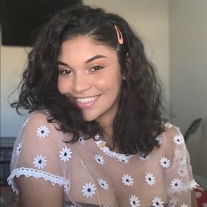 Meet your Posher, Vee